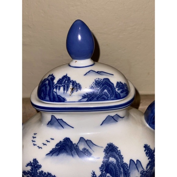BOMBAY COFFEE /TEAPOT 52 OZ BLUE WILLOW ORIENTAL LANDSCAPE SCENE BLUE & WHITE - Picture 2 of 9